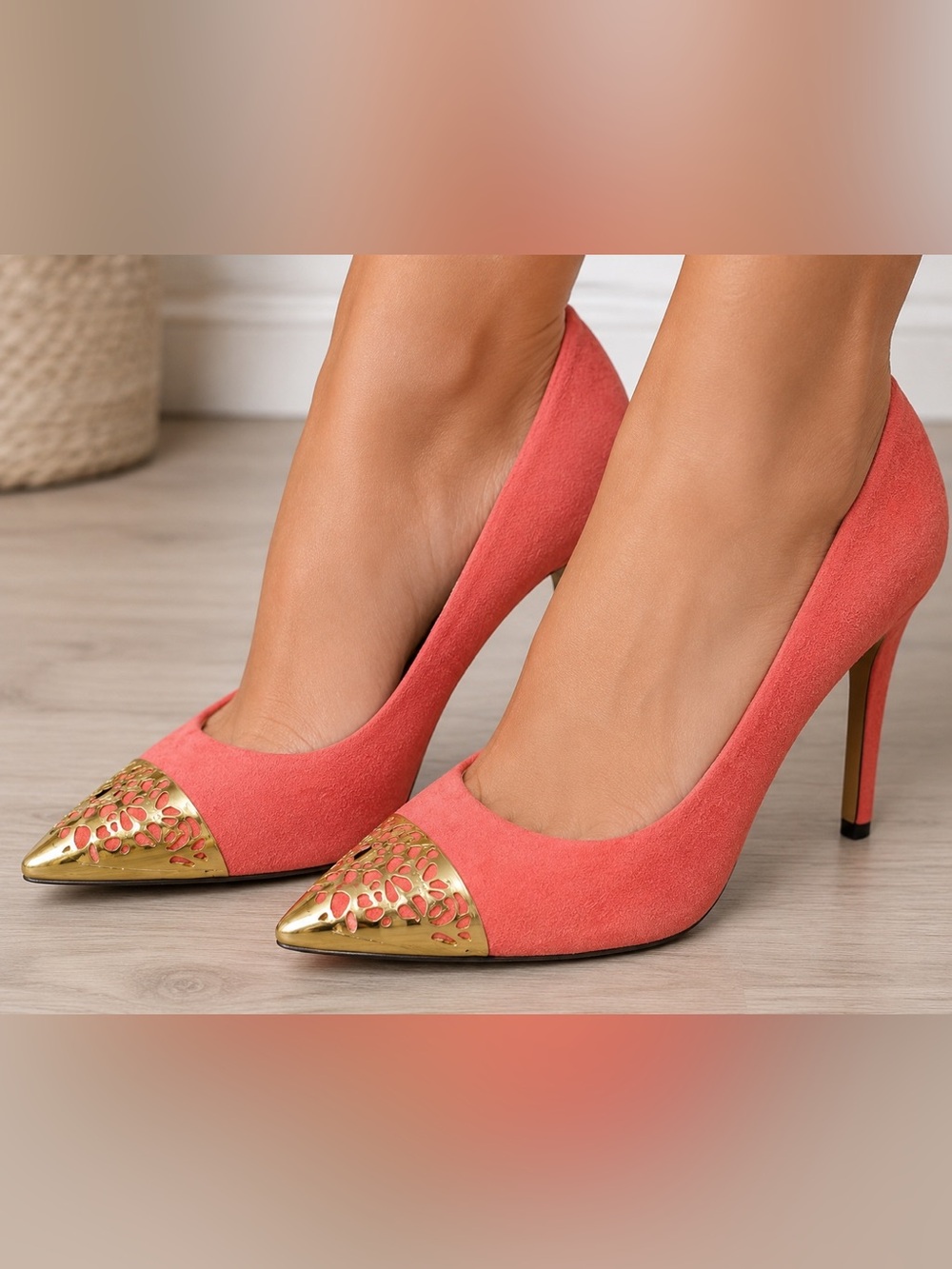 YOKI GOLDIE RED FAUX SUEDE AND GOLD TOE HEELS PUMPS SIZE 8